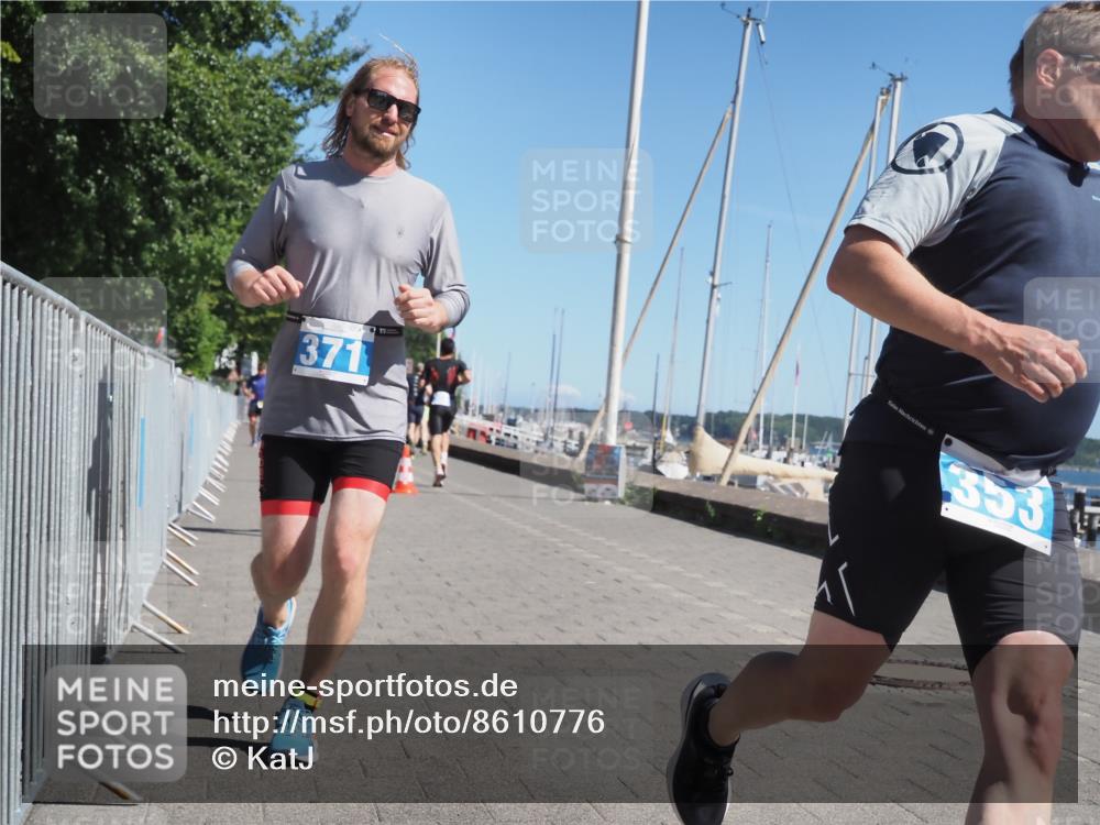 17.08.2025 - KN Förde Triathlon 2025 KatJ http://msf.ph/oto/8610776 17.08.2025 12:06:51 Laufen 353, 371, 610 meine-sportfotos.de