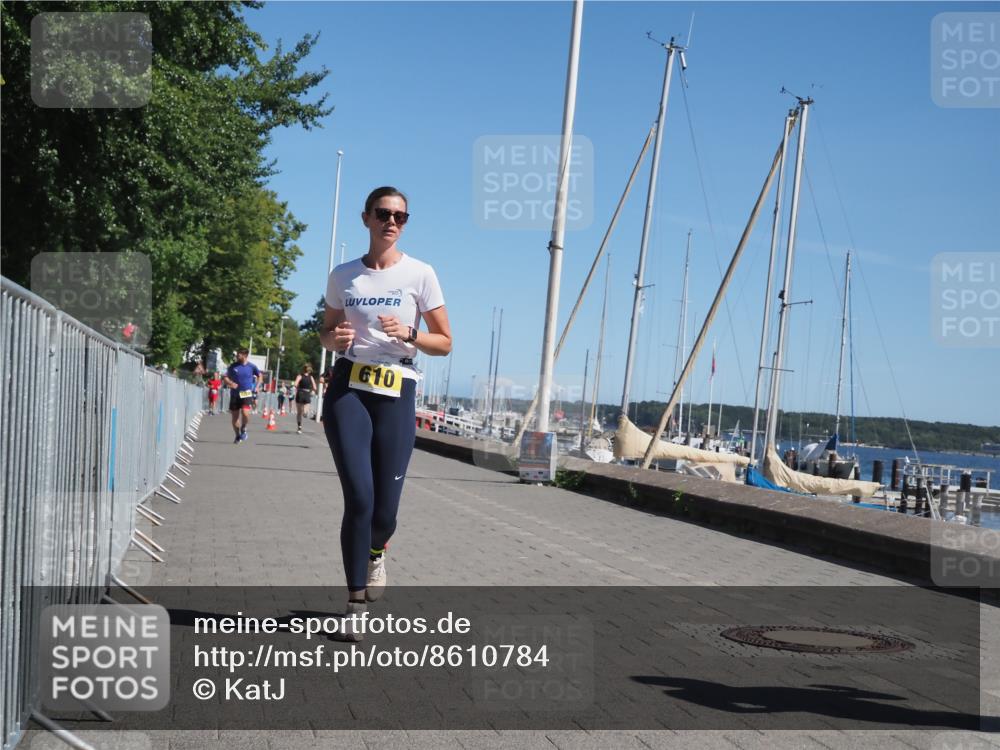 17.08.2025 - KN Förde Triathlon 2025 KatJ http://msf.ph/oto/8610784 17.08.2025 12:06:53 Laufen 353, 371, 603, 610 meine-sportfotos.de