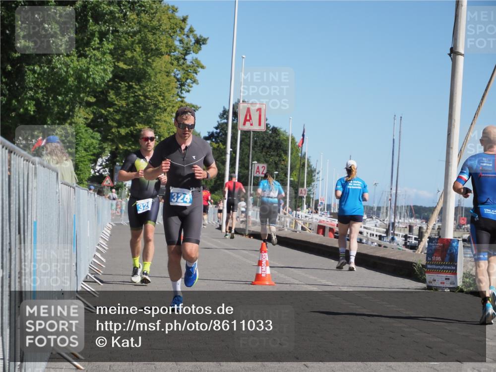 17.08.2025 - KN Förde Triathlon 2025 KatJ http://msf.ph/oto/8611033 17.08.2025 12:08:56 Laufen 320, 324 meine-sportfotos.de