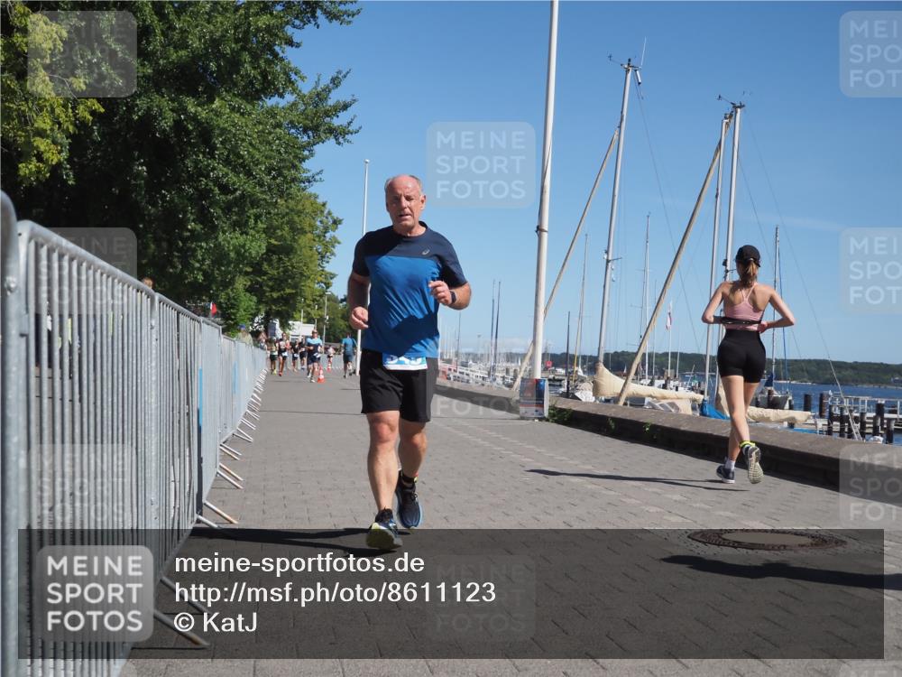 17.08.2025 - KN Förde Triathlon 2025 KatJ http://msf.ph/oto/8611123 17.08.2025 12:09:44 Laufen 345, 349 meine-sportfotos.de