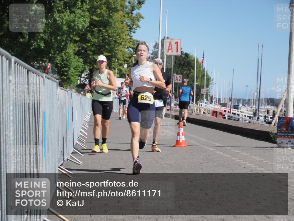 17.08.2025 - KN Förde Triathlon 2025 KatJ http://msf.ph/oto/8611171 17.08.2025 12:10:02 Laufen 343, 390, 620, 629 meine-sportfotos.de