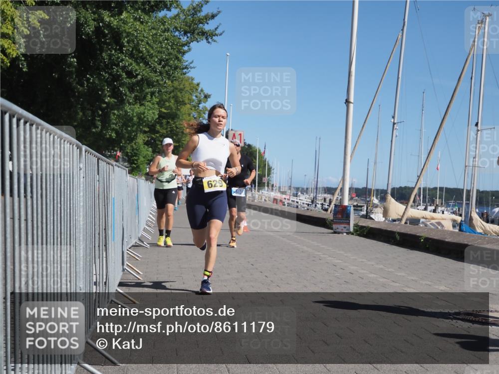 17.08.2025 - KN Förde Triathlon 2025 KatJ http://msf.ph/oto/8611179 17.08.2025 12:10:03 Laufen 390, 620, 629 meine-sportfotos.de