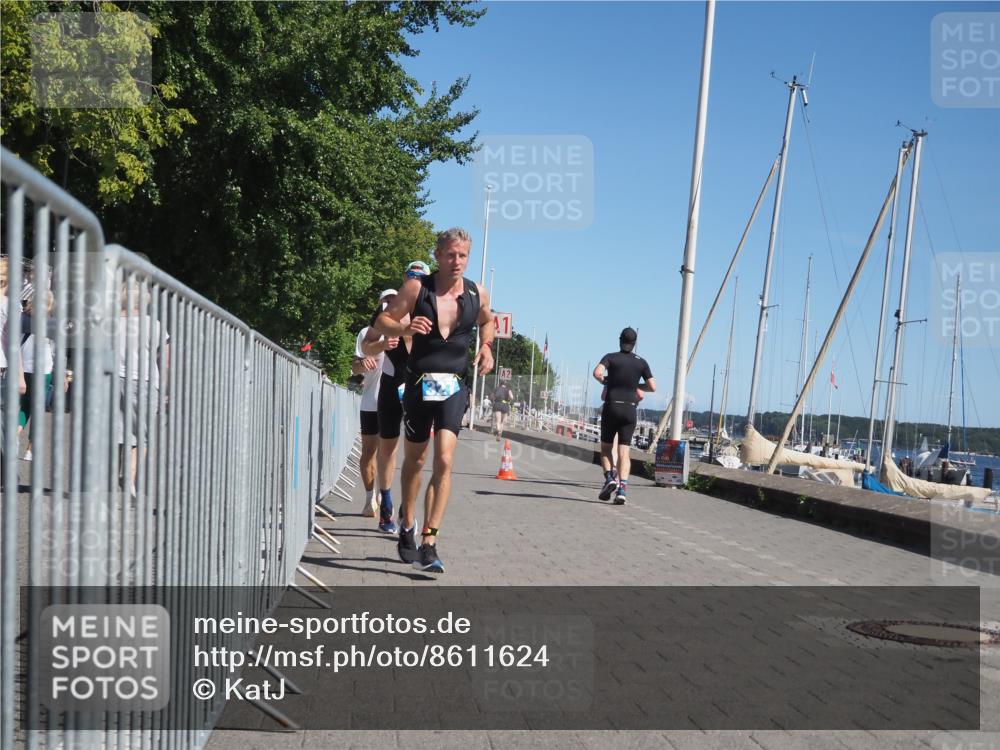 17.08.2025 - KN Förde Triathlon 2025 KatJ http://msf.ph/oto/8611624 17.08.2025 12:11:15 Laufen 327, 622 meine-sportfotos.de