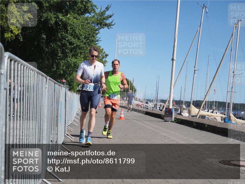 17.08.2025 - KN Förde Triathlon 2025 KatJ http://msf.ph/oto/8611799 17.08.2025 12:11:58 Laufen 328, 362, 369 meine-sportfotos.de