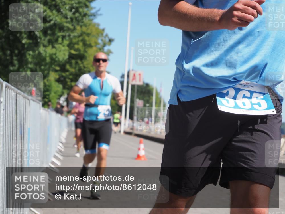 17.08.2025 - KN Förde Triathlon 2025 KatJ http://msf.ph/oto/8612048 17.08.2025 12:13:28 Laufen 293, 297, 365, 618, 639 meine-sportfotos.de