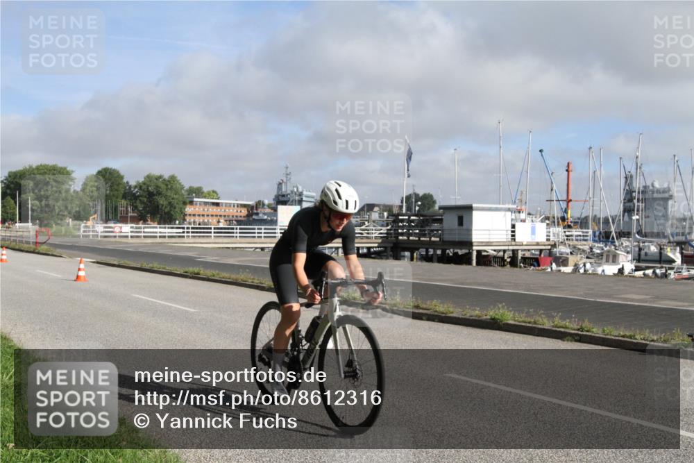 17.08.2025 - KN Förde Triathlon 2025 Yannick Fuchs http://msf.ph/oto/8612316 17.08.2025 09:24:17 Radfahren 128, 144, 162 meine-sportfotos.de