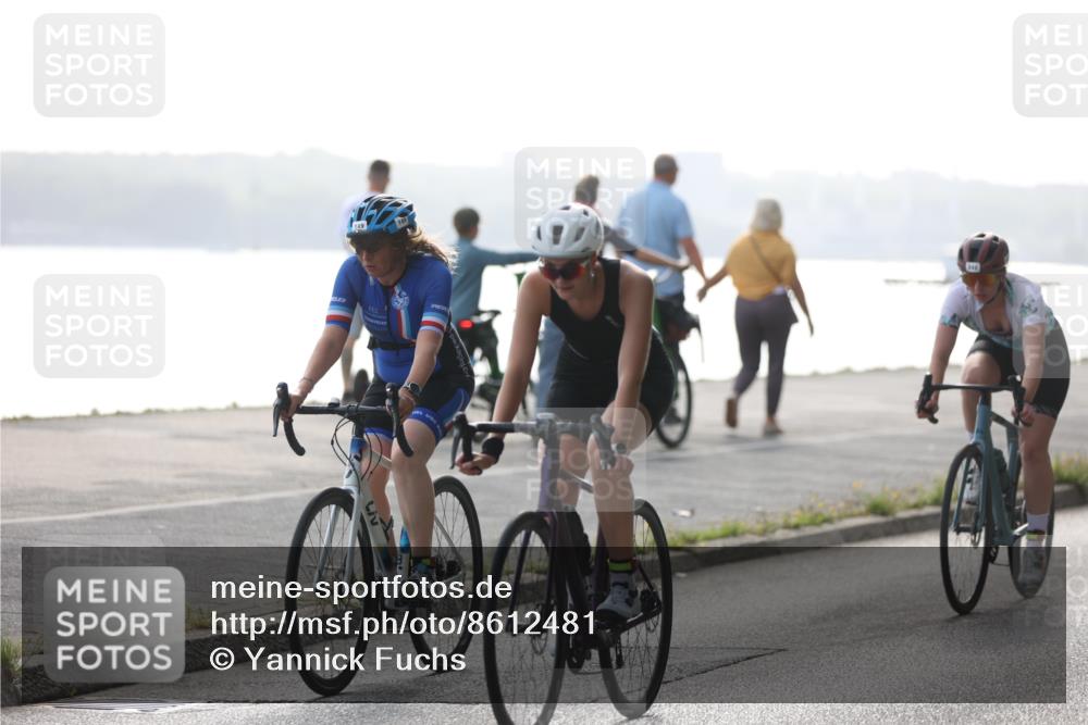 17.08.2025 - KN Förde Triathlon 2025 Yannick Fuchs http://msf.ph/oto/8612481 17.08.2025 10:03:34 Radfahren 149, 160, 172, 213, 215, 221, 242, 254, 183, 202, 223 meine-sportfotos.de