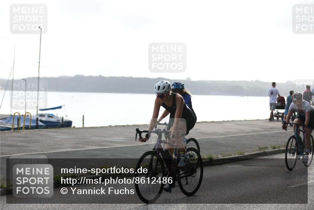 17.08.2025 - KN Förde Triathlon 2025 Yannick Fuchs http://msf.ph/oto/8612486 17.08.2025 10:03:35 Radfahren 149, 160, 172, 213, 215, 221, 242, 254, 183, 202, 223 meine-sportfotos.de