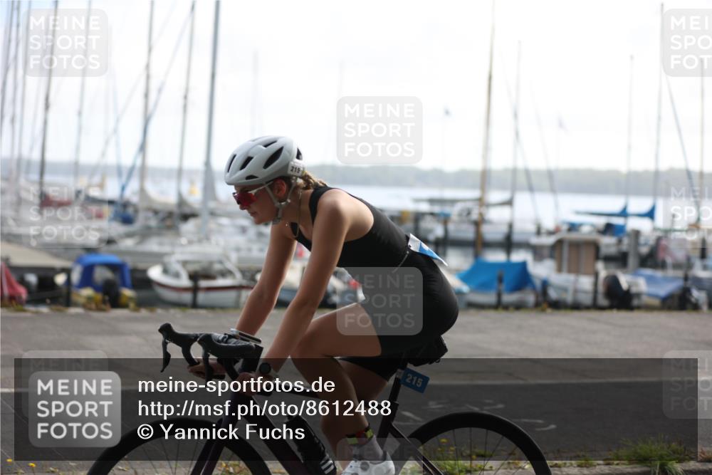 17.08.2025 - KN Förde Triathlon 2025 Yannick Fuchs http://msf.ph/oto/8612488 17.08.2025 10:03:35 Radfahren 149, 160, 172, 213, 215, 221, 242, 254, 183, 202, 223 meine-sportfotos.de