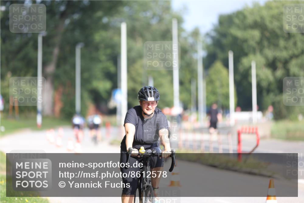 17.08.2025 - KN Förde Triathlon 2025 Yannick Fuchs http://msf.ph/oto/8612578 17.08.2025 10:04:24 Radfahren 182, 184, 188, 196 meine-sportfotos.de