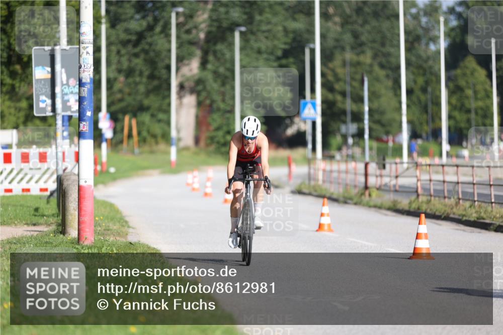 17.08.2025 - KN Förde Triathlon 2025 Yannick Fuchs http://msf.ph/oto/8612981 17.08.2025 09:17:20 Radfahren 101, 108, 109, 110, 113, 106, 110 meine-sportfotos.de
