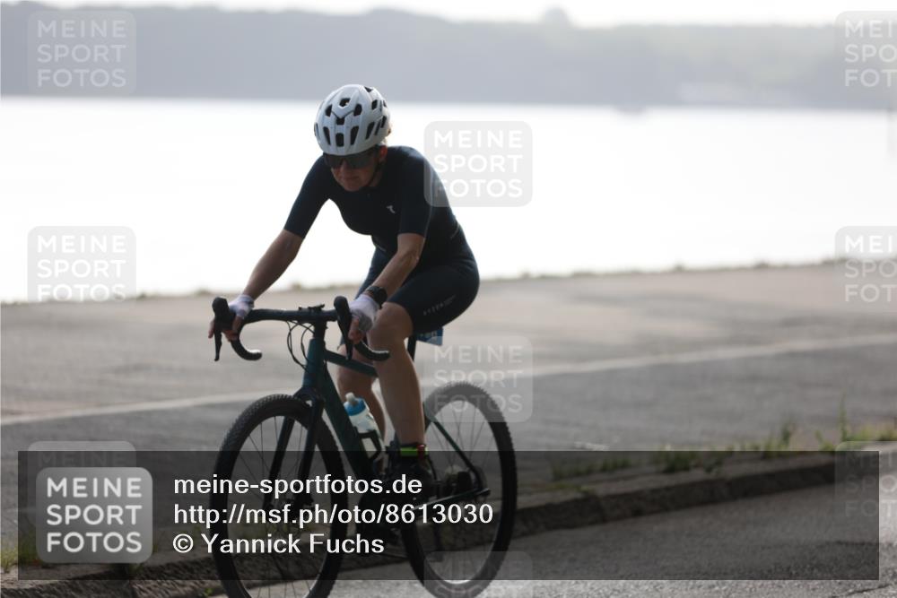 17.08.2025 - KN Förde Triathlon 2025 Yannick Fuchs http://msf.ph/oto/8613030 17.08.2025 10:08:31 Radfahren 190, 212, 199, 230 meine-sportfotos.de