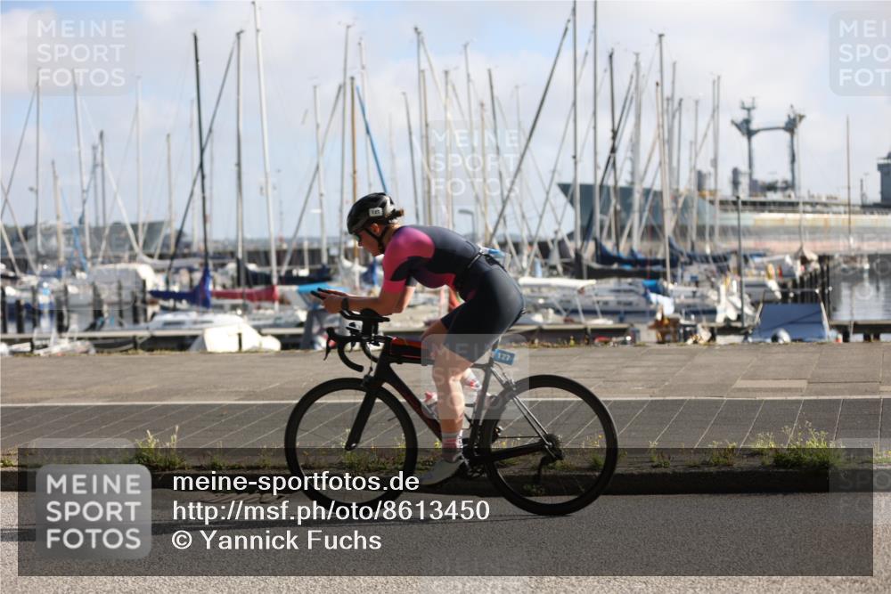 17.08.2025 - KN Förde Triathlon 2025 Yannick Fuchs http://msf.ph/oto/8613450 17.08.2025 09:20:36 Radfahren 120, 148, 120, 126, 127, 198 meine-sportfotos.de