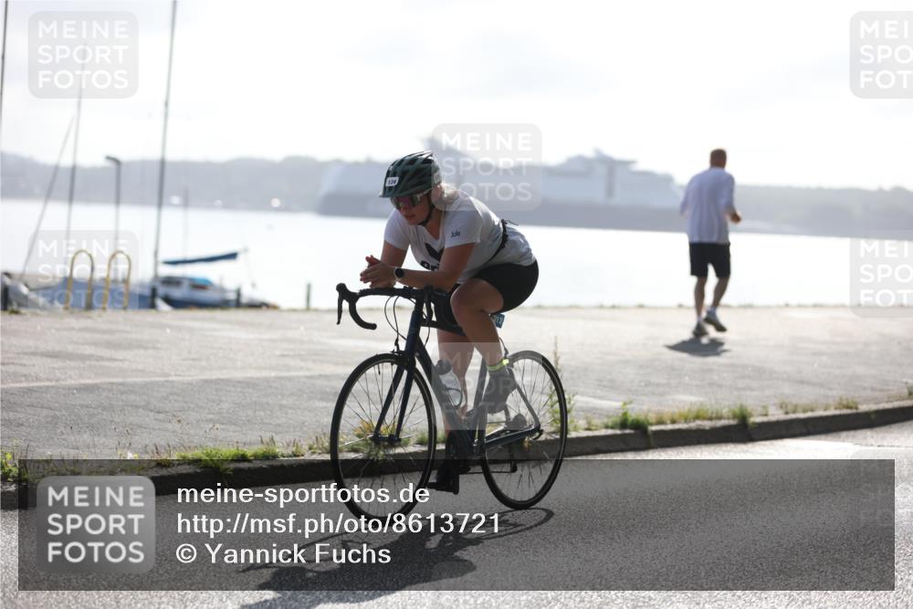 17.08.2025 - KN Förde Triathlon 2025 Yannick Fuchs http://msf.ph/oto/8613721 17.08.2025 09:22:54 Radfahren 133, 139 meine-sportfotos.de
