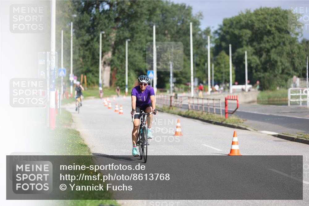 17.08.2025 - KN Förde Triathlon 2025 Yannick Fuchs http://msf.ph/oto/8613768 17.08.2025 09:23:28 Radfahren 122, 138 meine-sportfotos.de