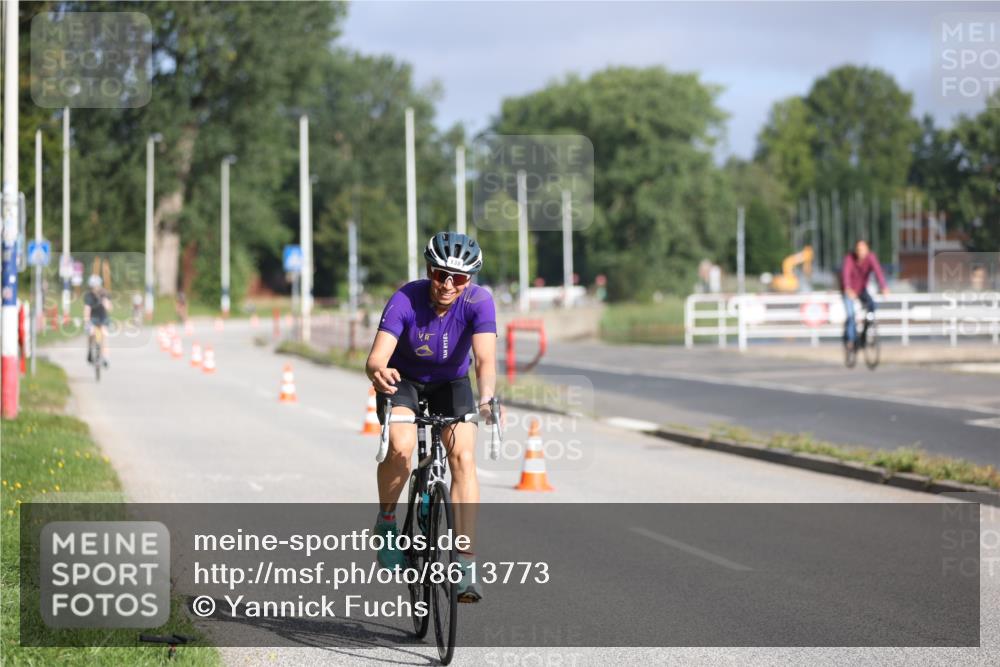 17.08.2025 - KN Förde Triathlon 2025 Yannick Fuchs http://msf.ph/oto/8613773 17.08.2025 09:23:28 Radfahren 122, 138 meine-sportfotos.de