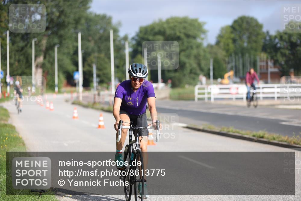 17.08.2025 - KN Förde Triathlon 2025 Yannick Fuchs http://msf.ph/oto/8613775 17.08.2025 09:23:29 Radfahren 122, 138 meine-sportfotos.de