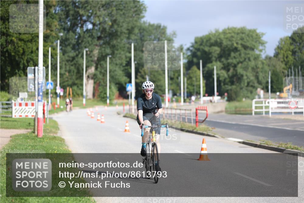 17.08.2025 - KN Förde Triathlon 2025 Yannick Fuchs http://msf.ph/oto/8613793 17.08.2025 09:23:33 Radfahren 122, 152, 138 meine-sportfotos.de