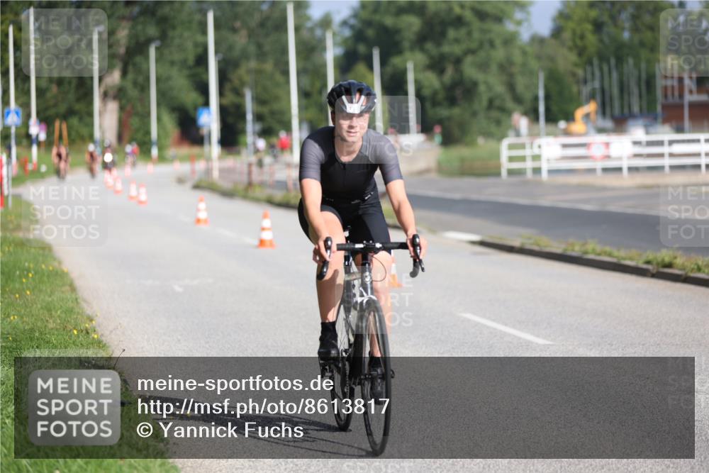 17.08.2025 - KN Förde Triathlon 2025 Yannick Fuchs http://msf.ph/oto/8613817 17.08.2025 09:23:44 Radfahren 145, 146, 147, 152 meine-sportfotos.de