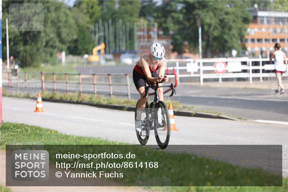 17.08.2025 - KN Förde Triathlon 2025 Yannick Fuchs http://msf.ph/oto/8614168 17.08.2025 09:27:04 Radfahren 101, 105, 177, 180, 253 meine-sportfotos.de