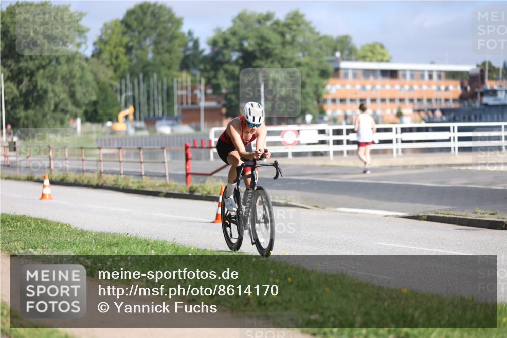 17.08.2025 - KN Förde Triathlon 2025 Yannick Fuchs http://msf.ph/oto/8614170 17.08.2025 09:27:04 Radfahren 101, 105, 177, 180, 253 meine-sportfotos.de