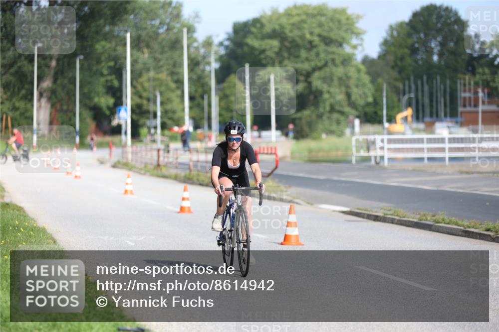 17.08.2025 - KN Förde Triathlon 2025 Yannick Fuchs http://msf.ph/oto/8614942 17.08.2025 10:03:05 Radfahren 142, 216, 181 meine-sportfotos.de