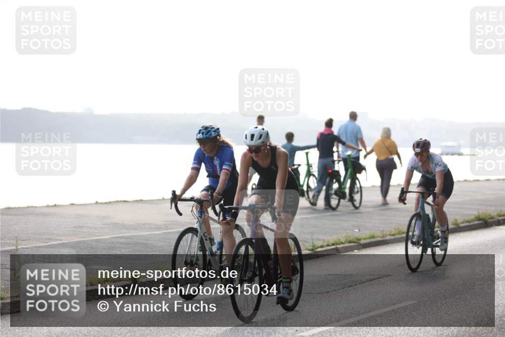 17.08.2025 - KN Förde Triathlon 2025 Yannick Fuchs http://msf.ph/oto/8615034 17.08.2025 10:03:34 Radfahren 149, 160, 172, 213, 215, 221, 242, 254, 183, 202, 223 meine-sportfotos.de