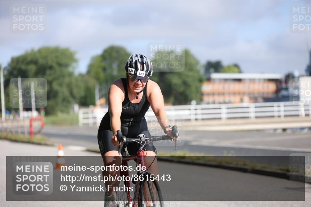 17.08.2025 - KN Förde Triathlon 2025 Yannick Fuchs http://msf.ph/oto/8615443 17.08.2025 09:30:59 Radfahren 102, 107, 111, 188, 200, 208, 212, 221, 223, 197 meine-sportfotos.de