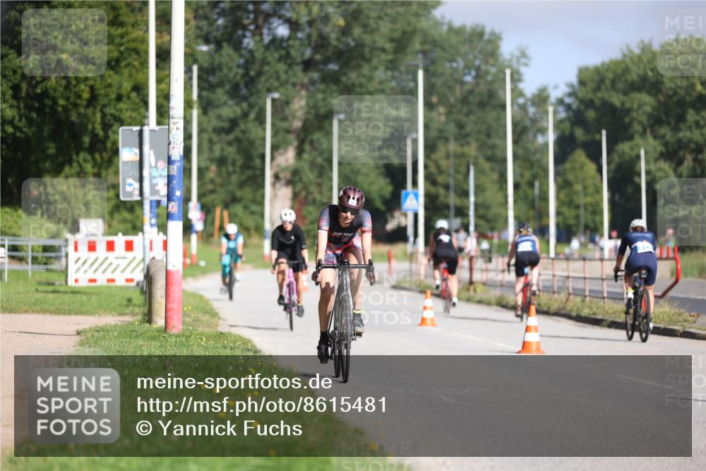 17.08.2025 - KN Förde Triathlon 2025 Yannick Fuchs http://msf.ph/oto/8615481 17.08.2025 09:31:07 Radfahren 102, 125, 126, 188, 198, 200, 216, 218, 219, 221, 107, 111, 208, 212, 223 meine-sportfotos.de