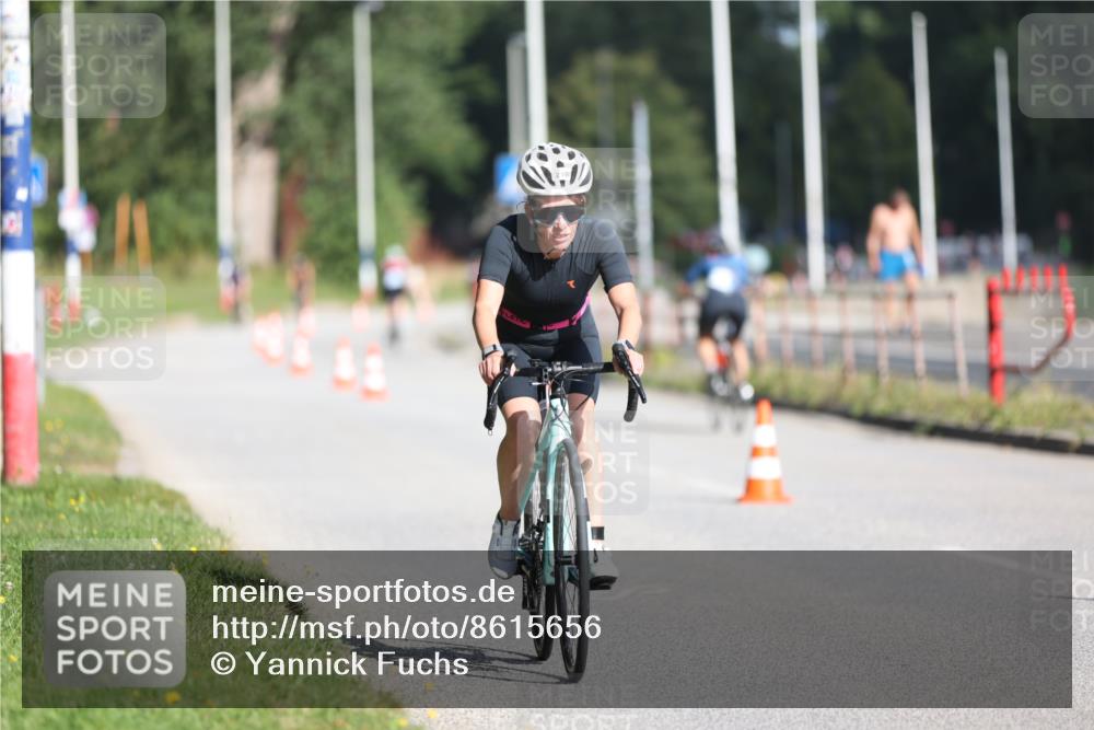 17.08.2025 - KN Förde Triathlon 2025 Yannick Fuchs http://msf.ph/oto/8615656 17.08.2025 09:32:05 Radfahren 210, 213, 225, 234, 244 meine-sportfotos.de