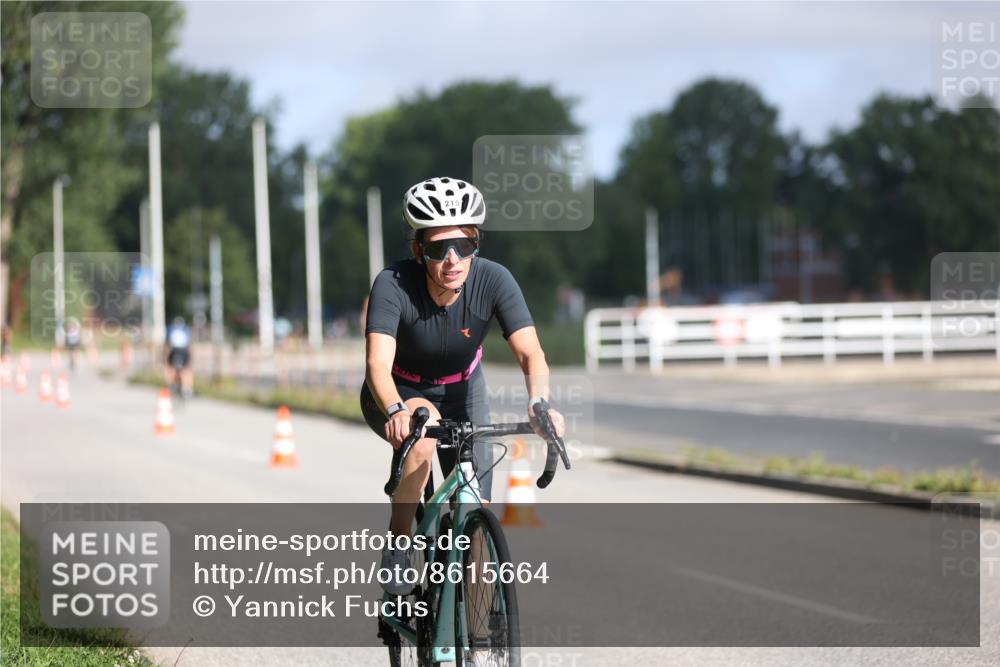 17.08.2025 - KN Förde Triathlon 2025 Yannick Fuchs http://msf.ph/oto/8615664 17.08.2025 09:32:06 Radfahren 210, 213, 225, 234, 244 meine-sportfotos.de