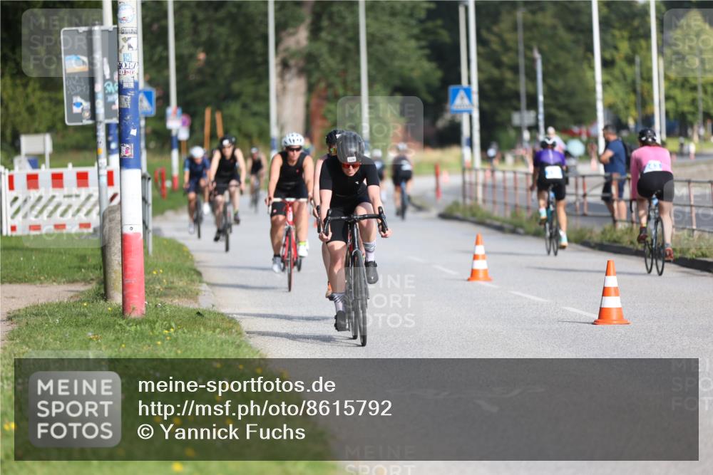 17.08.2025 - KN Förde Triathlon 2025 Yannick Fuchs http://msf.ph/oto/8615792 17.08.2025 09:32:48 Radfahren 102, 111, 126, 133, 152, 197, 198, 208, 212, 216, 218, 221, 138, 242, 243 meine-sportfotos.de