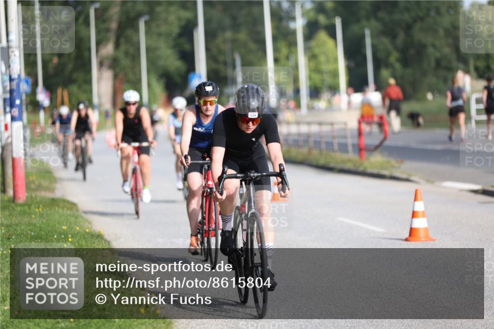 17.08.2025 - KN Förde Triathlon 2025 Yannick Fuchs http://msf.ph/oto/8615804 17.08.2025 09:32:49 Radfahren 102, 104, 111, 126, 133, 152, 197, 198, 208, 212, 216, 218, 221, 221, 243 meine-sportfotos.de