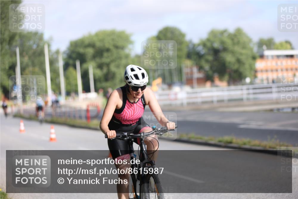 17.08.2025 - KN Förde Triathlon 2025 Yannick Fuchs http://msf.ph/oto/8615987 17.08.2025 09:33:31 Radfahren 120, 231, 237, 118 meine-sportfotos.de