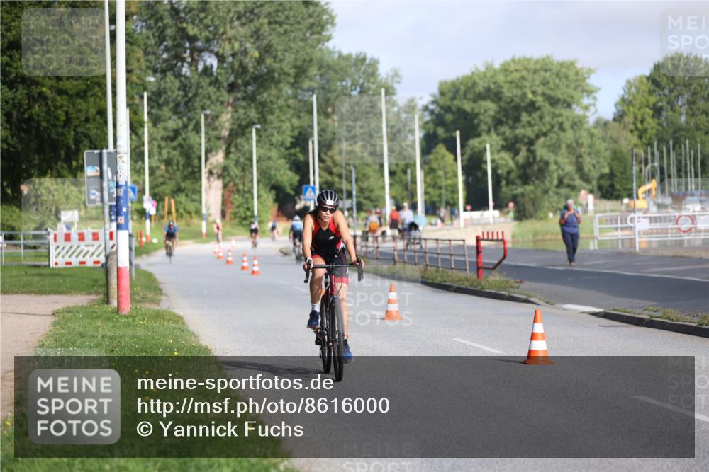 17.08.2025 - KN Förde Triathlon 2025 Yannick Fuchs http://msf.ph/oto/8616000 17.08.2025 09:33:34 Radfahren 120, 150, 231, 234, 237, 120 meine-sportfotos.de