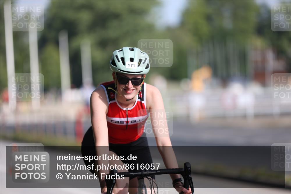 17.08.2025 - KN Förde Triathlon 2025 Yannick Fuchs http://msf.ph/oto/8616057 17.08.2025 09:33:52 Radfahren 135, 142, 171, 249, 135 meine-sportfotos.de