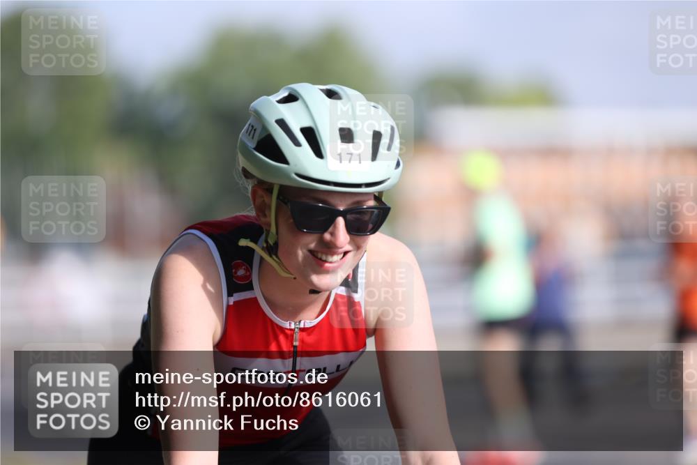 17.08.2025 - KN Förde Triathlon 2025 Yannick Fuchs http://msf.ph/oto/8616061 17.08.2025 09:33:52 Radfahren 135, 142, 171, 249, 135 meine-sportfotos.de