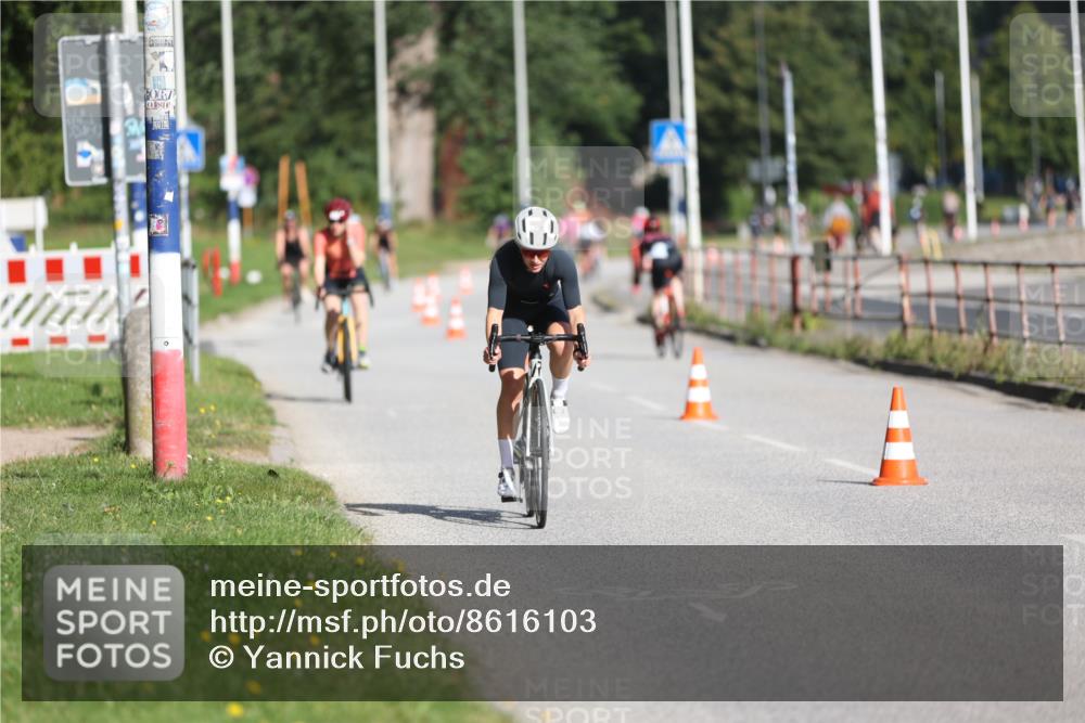 17.08.2025 - KN Förde Triathlon 2025 Yannick Fuchs http://msf.ph/oto/8616103 17.08.2025 09:34:12 Radfahren 139, 162, 168, 225, 143, 147 meine-sportfotos.de