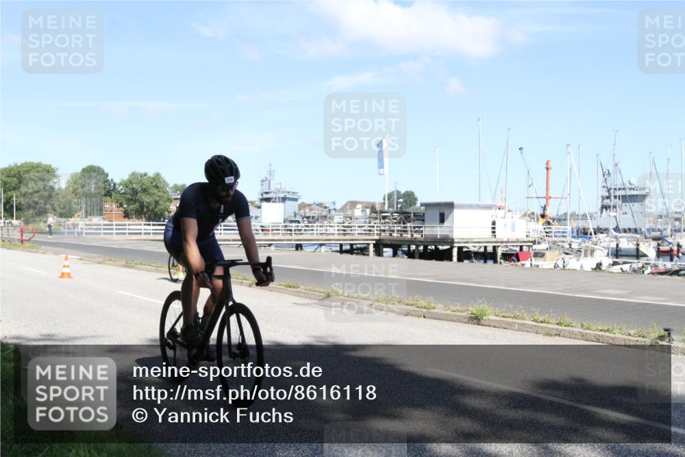 17.08.2025 - KN Förde Triathlon 2025 Yannick Fuchs http://msf.ph/oto/8616118 17.08.2025 11:32:49 Radfahren 263, 334, 365, 607 meine-sportfotos.de