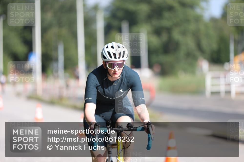 17.08.2025 - KN Förde Triathlon 2025 Yannick Fuchs http://msf.ph/oto/8616232 17.08.2025 09:34:54 Radfahren 122, 128, 145, 146, 151, 166 meine-sportfotos.de