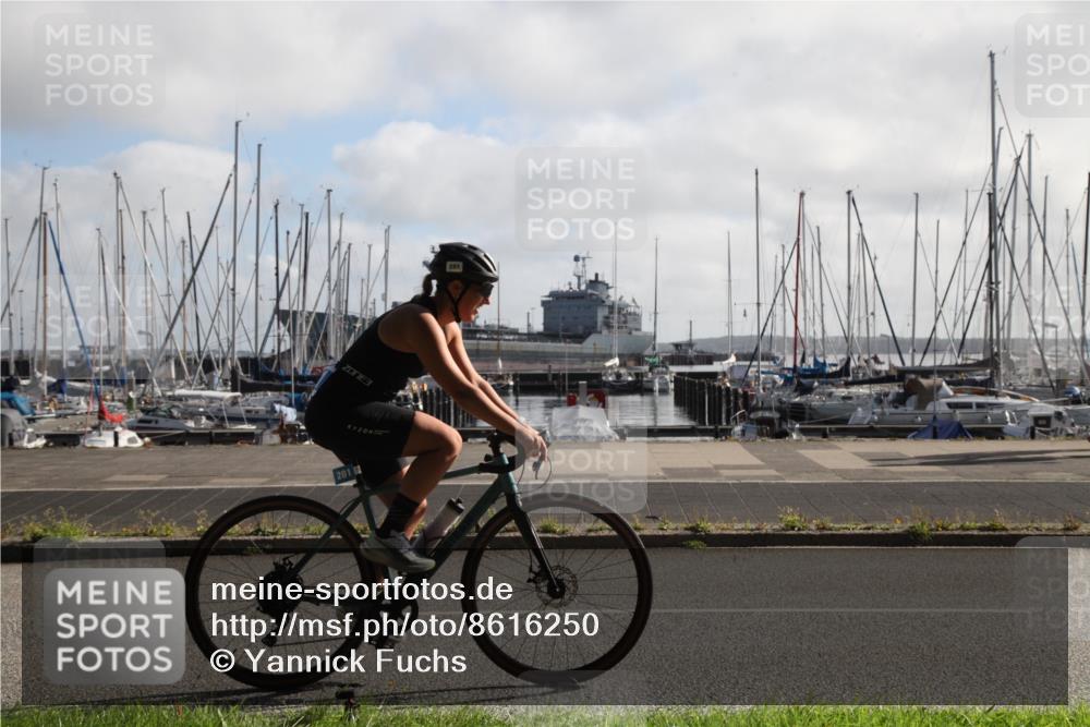 17.08.2025 - KN Förde Triathlon 2025 Yannick Fuchs http://msf.ph/oto/8616250 17.08.2025 09:32:23 Radfahren 147, 195, 201, 224, 225 meine-sportfotos.de