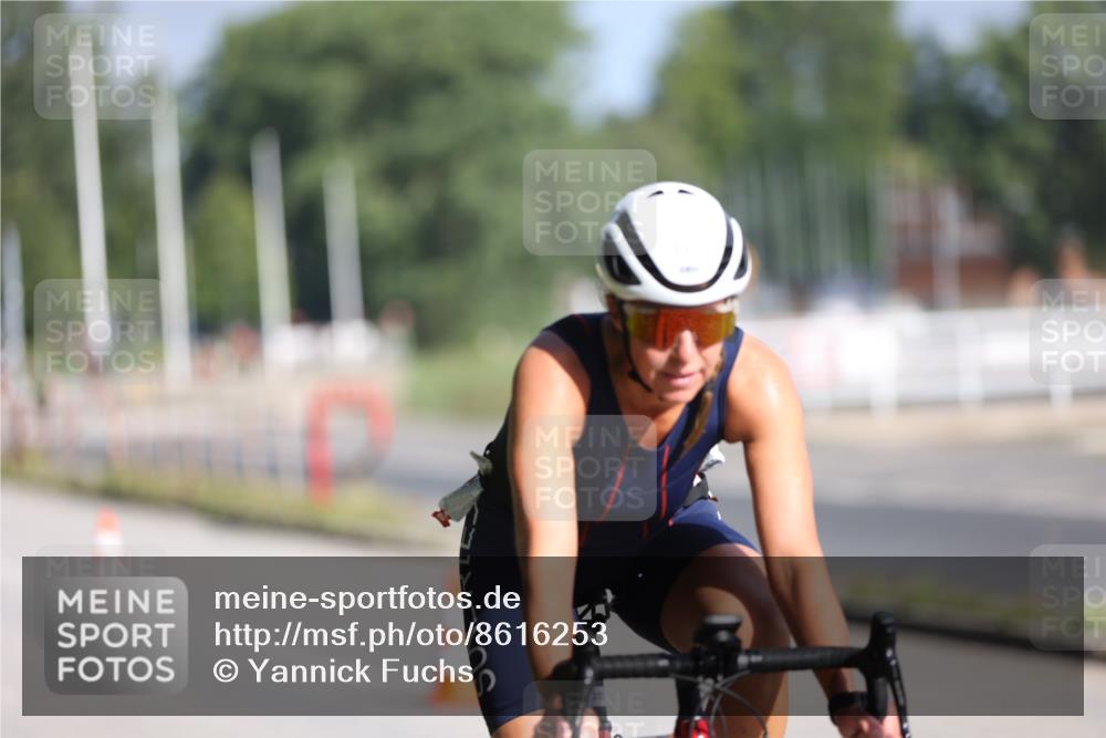17.08.2025 - KN Förde Triathlon 2025 Yannick Fuchs http://msf.ph/oto/8616253 17.08.2025 09:34:59 Radfahren 128, 145, 146, 151, 166, 122 meine-sportfotos.de