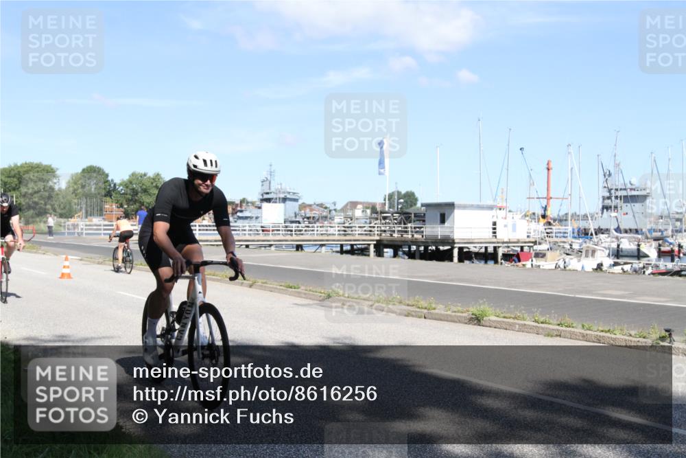 17.08.2025 - KN Förde Triathlon 2025 Yannick Fuchs http://msf.ph/oto/8616256 17.08.2025 11:34:19 Radfahren 263, 291, 326, 367, 635, 639 meine-sportfotos.de