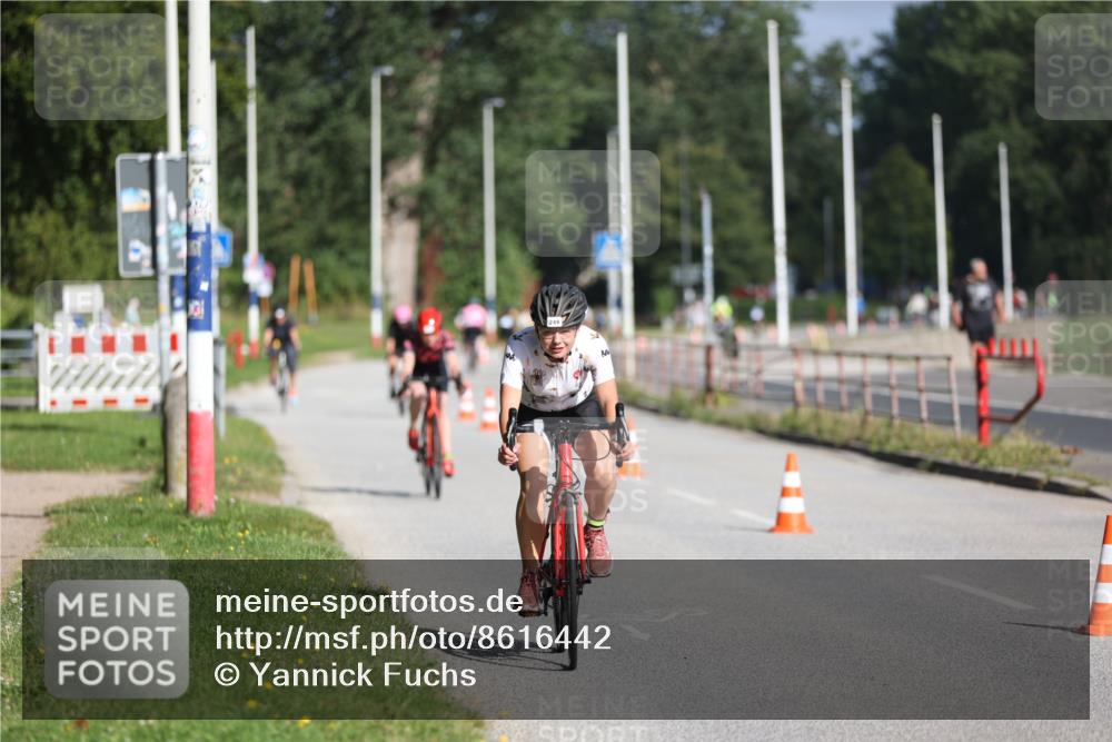 17.08.2025 - KN Förde Triathlon 2025 Yannick Fuchs http://msf.ph/oto/8616442 17.08.2025 09:35:51 Radfahren 116, 140, 143, 159, 168, 180, 231, 249, 135, 142, 231 meine-sportfotos.de