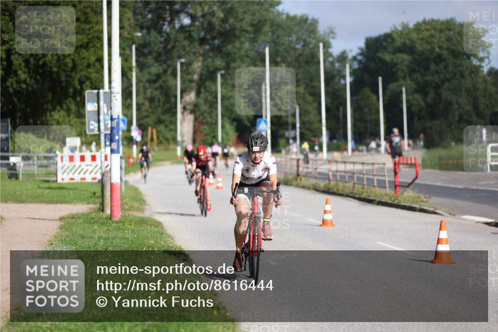 17.08.2025 - KN Förde Triathlon 2025 Yannick Fuchs http://msf.ph/oto/8616444 17.08.2025 09:35:51 Radfahren 116, 140, 143, 159, 168, 180, 231, 249, 135, 142, 231 meine-sportfotos.de