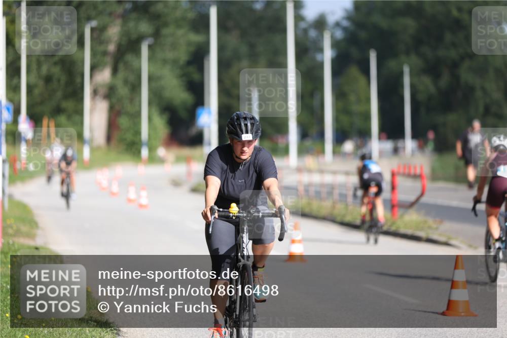 17.08.2025 - KN Förde Triathlon 2025 Yannick Fuchs http://msf.ph/oto/8616498 17.08.2025 09:35:59 Radfahren 105, 139, 159, 168, 253, 116, 143, 168, 180, 249 meine-sportfotos.de