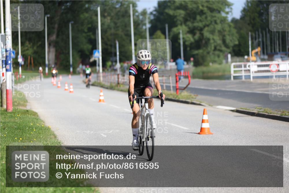 17.08.2025 - KN Förde Triathlon 2025 Yannick Fuchs http://msf.ph/oto/8616595 17.08.2025 09:36:38 Radfahren 141, 166 meine-sportfotos.de