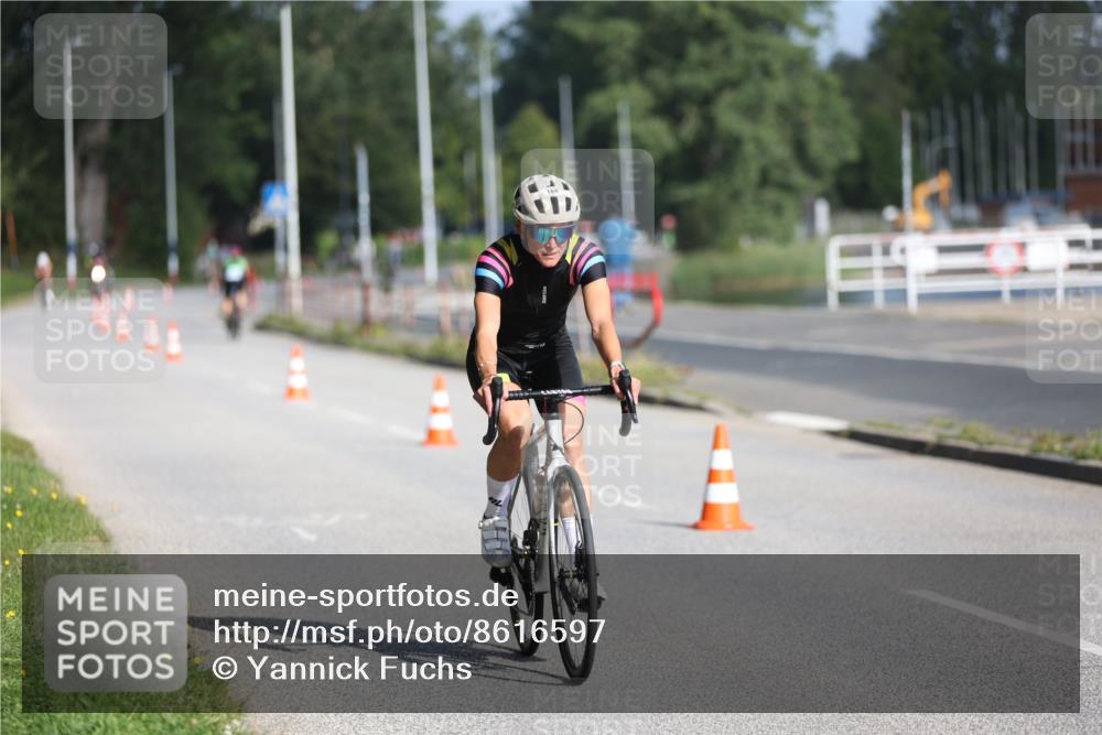 17.08.2025 - KN Förde Triathlon 2025 Yannick Fuchs http://msf.ph/oto/8616597 17.08.2025 09:36:38 Radfahren 141, 166 meine-sportfotos.de
