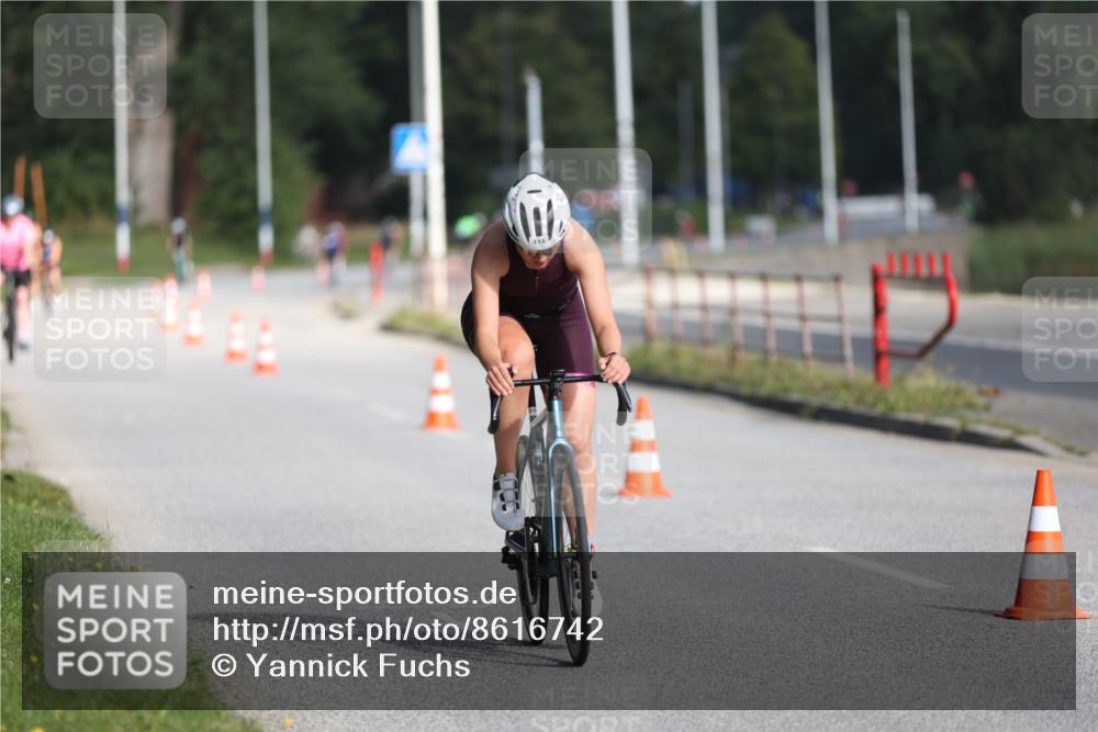 17.08.2025 - KN Förde Triathlon 2025 Yannick Fuchs http://msf.ph/oto/8616742 17.08.2025 09:37:27 Radfahren 106, 116, 180, 189, 251 meine-sportfotos.de