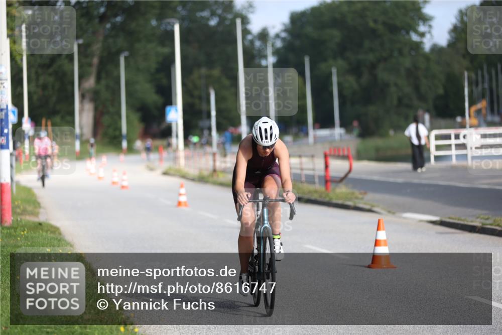 17.08.2025 - KN Förde Triathlon 2025 Yannick Fuchs http://msf.ph/oto/8616747 17.08.2025 09:37:27 Radfahren 106, 116, 180, 189, 251 meine-sportfotos.de